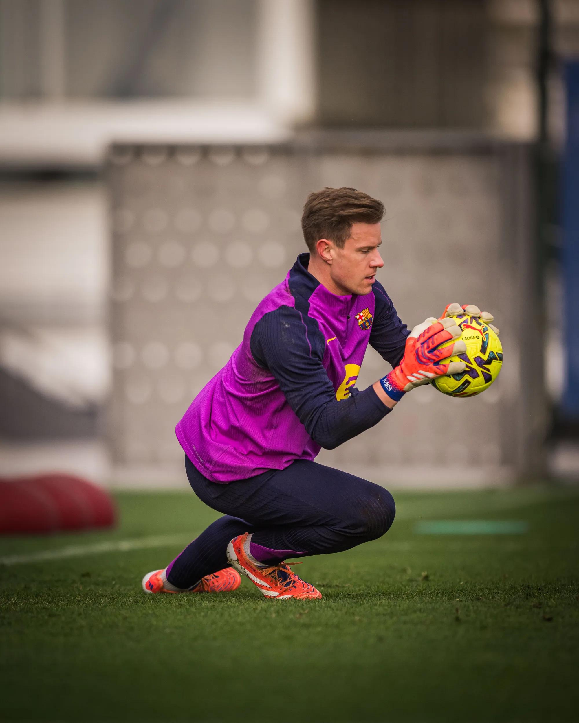 Ter Stegen zranený, vracia sa do Barcelony