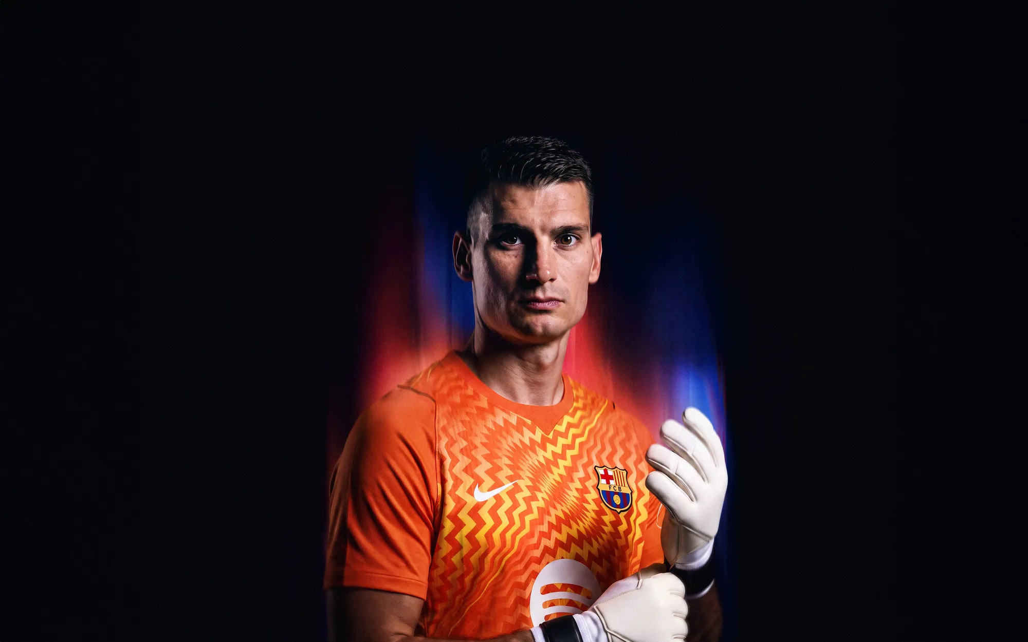 Oficiálne: Dominik Livaković novým brankárom FC Barcelona