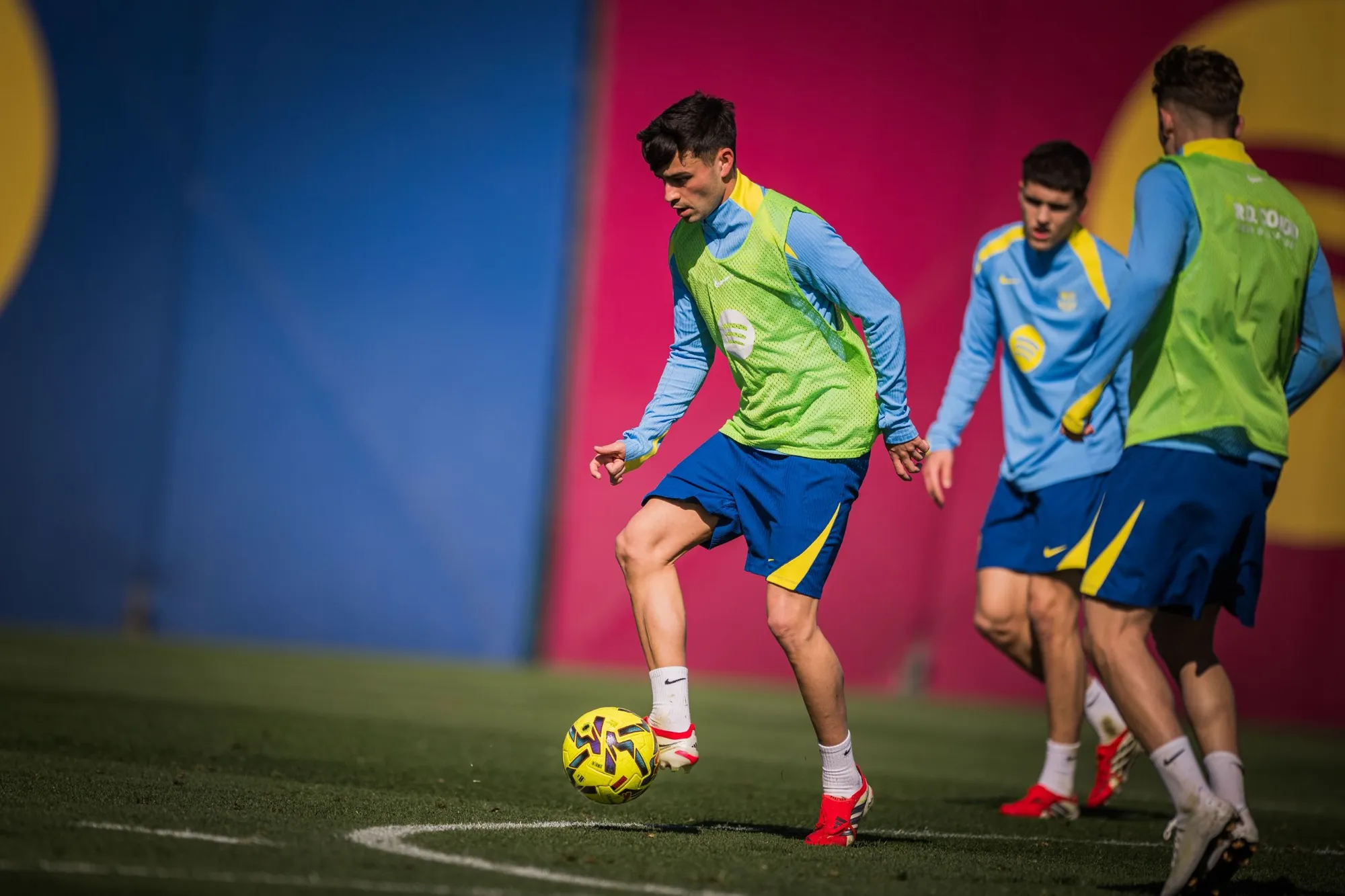 Pedri a Rashford späť v tréningovom procese