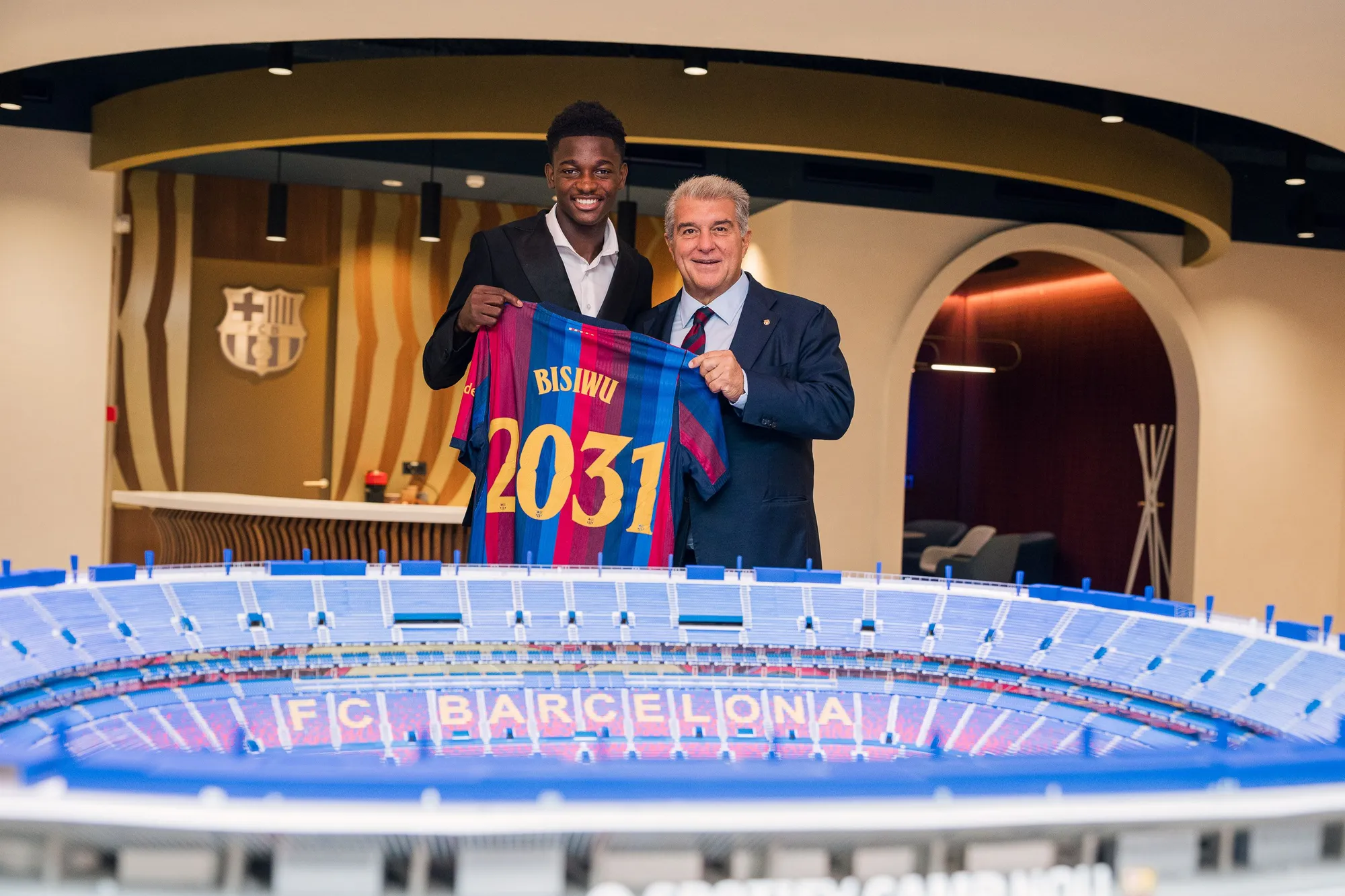 Jesse Bisiwu predstavený ako hráč FC Barcelona