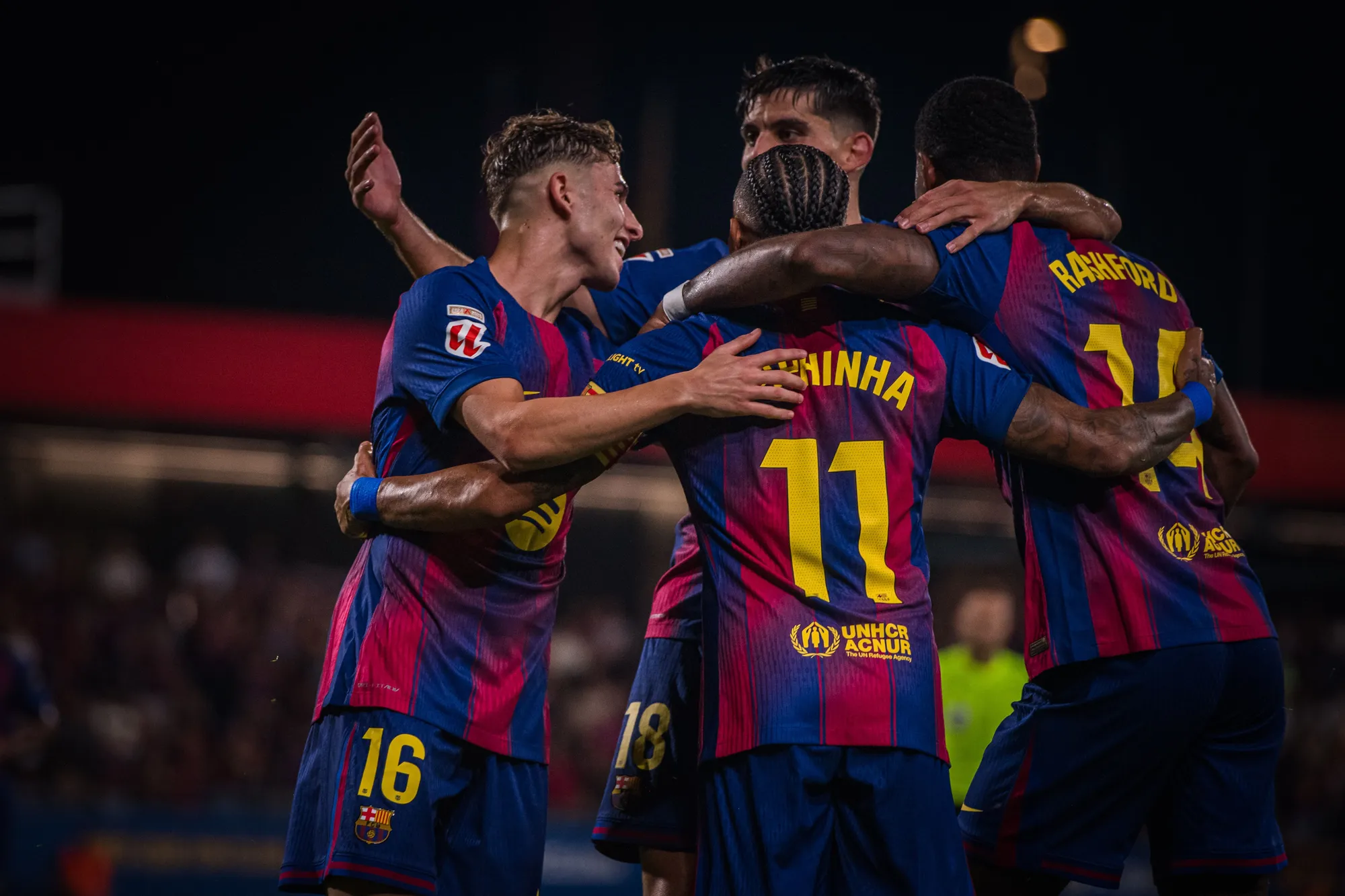 Obři proti trpaslíkům. Barcelona bude mít proti Newcastlu velký problém.