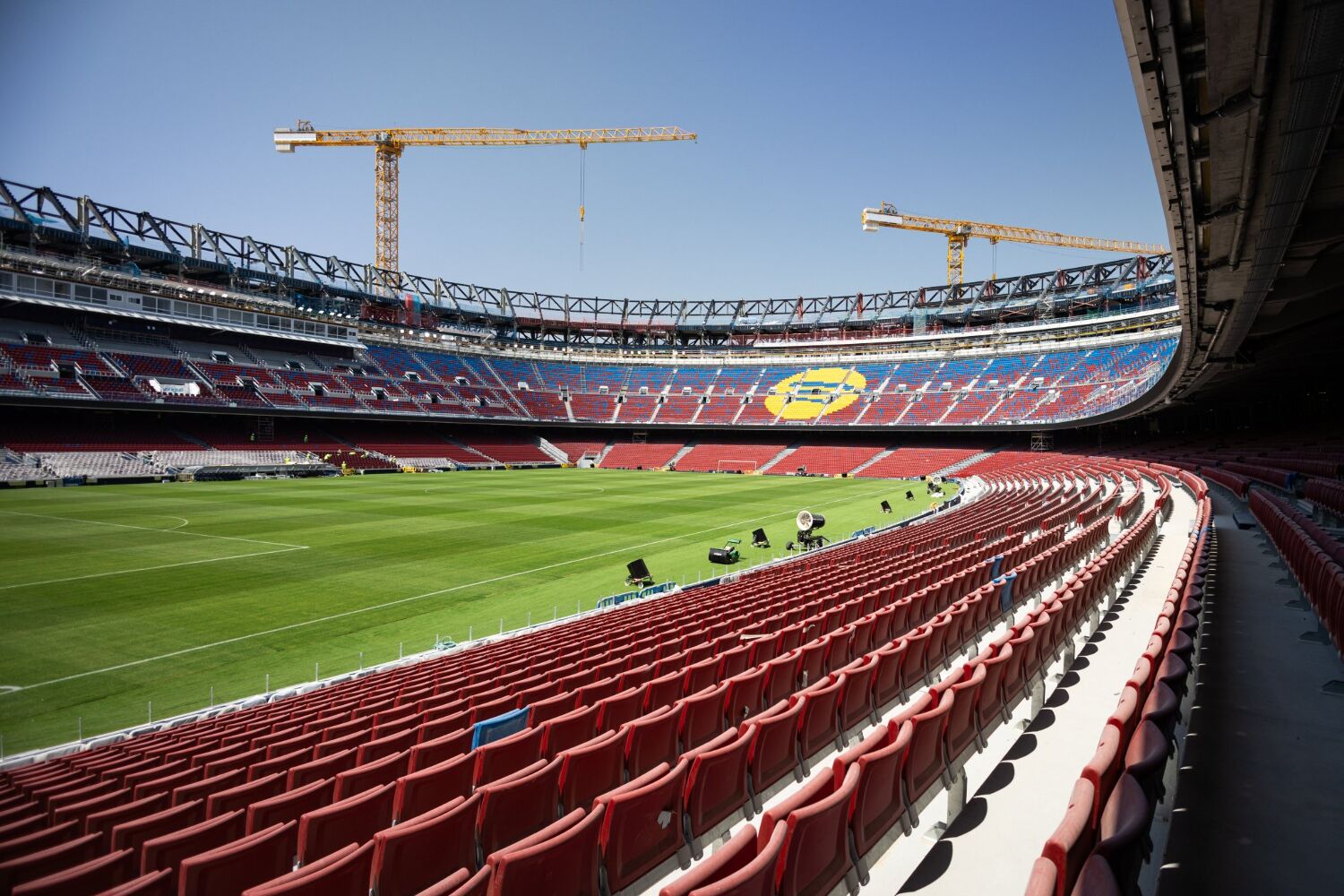 Camp Nou pod tlakem: Bude hotovo včas?