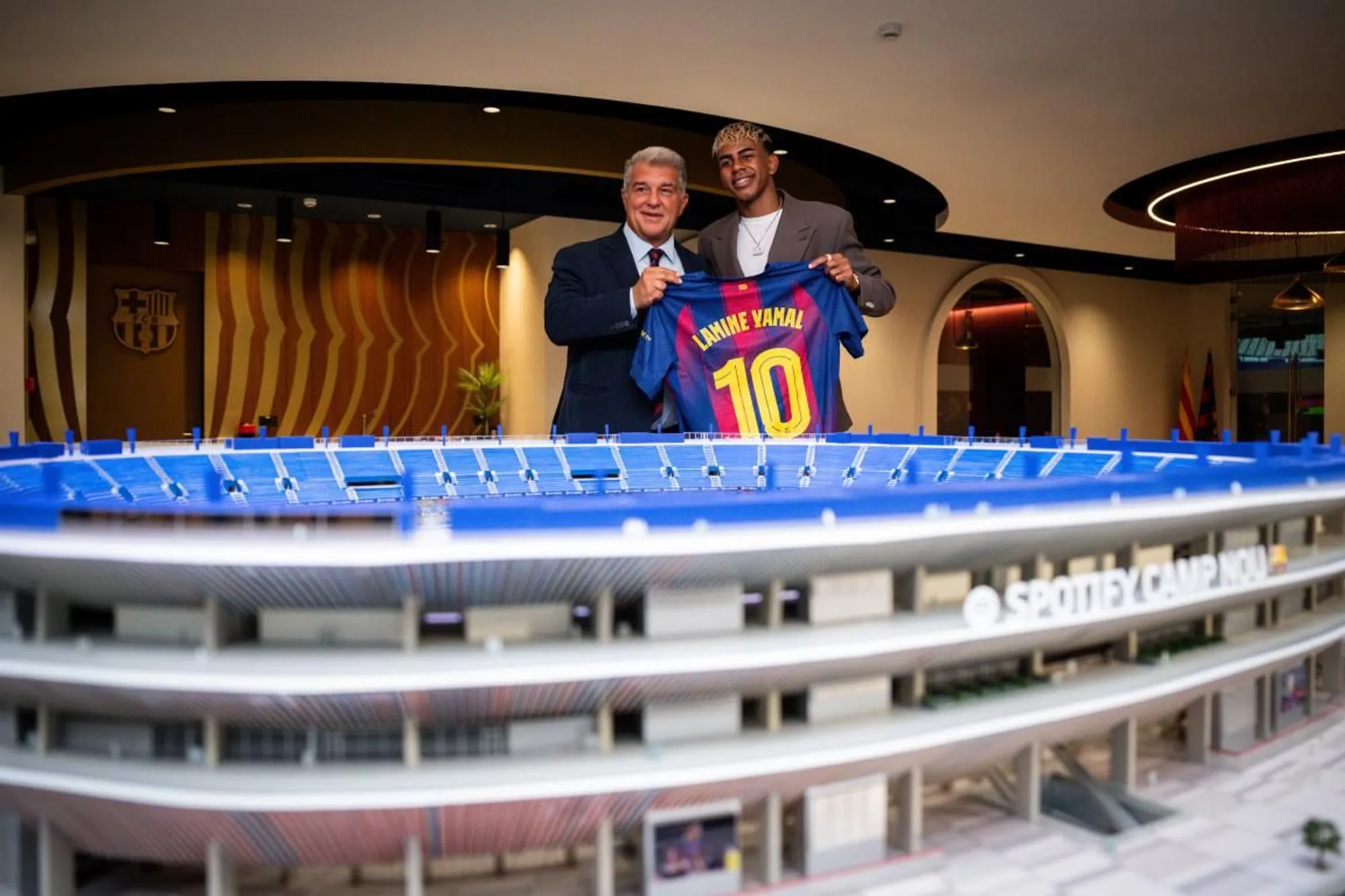 Oficiálne: Lamine Yamal 2031!
