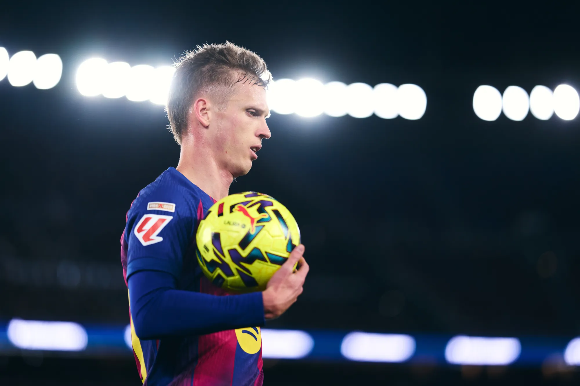 Dani Olmo si vykĺbil rameno, chýbať bude mesiac