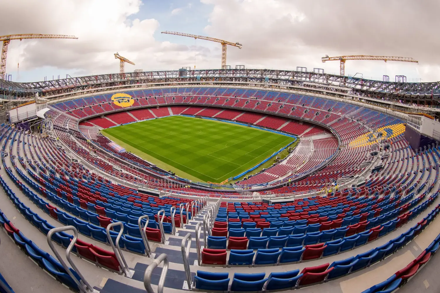Barcelona potvrdila úmrtí muže v průběhu rekonstrukce Camp Nou