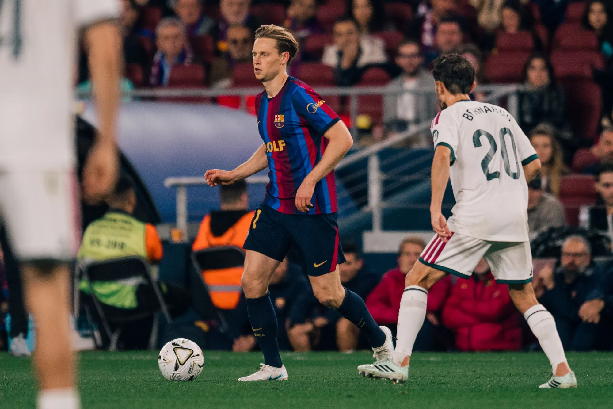 Frenkie de Jong späť na trávniku