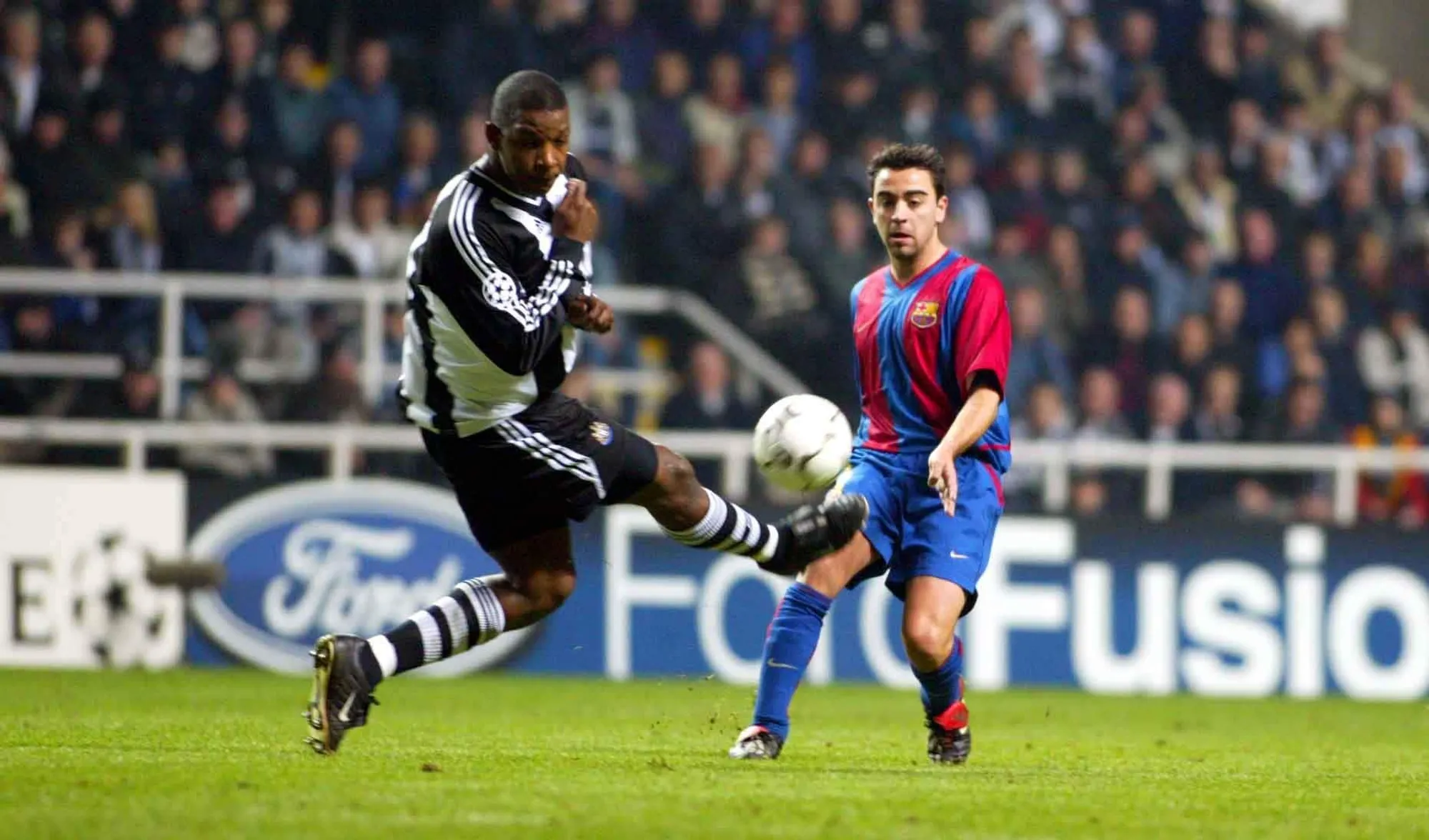 Barcelona se představí na St James' Parku po 22 letech 