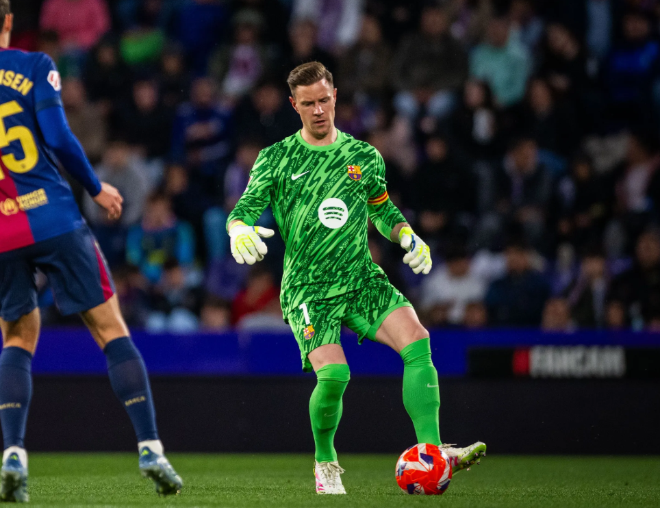 Ter Stegen podstúpi operáciu chrbta