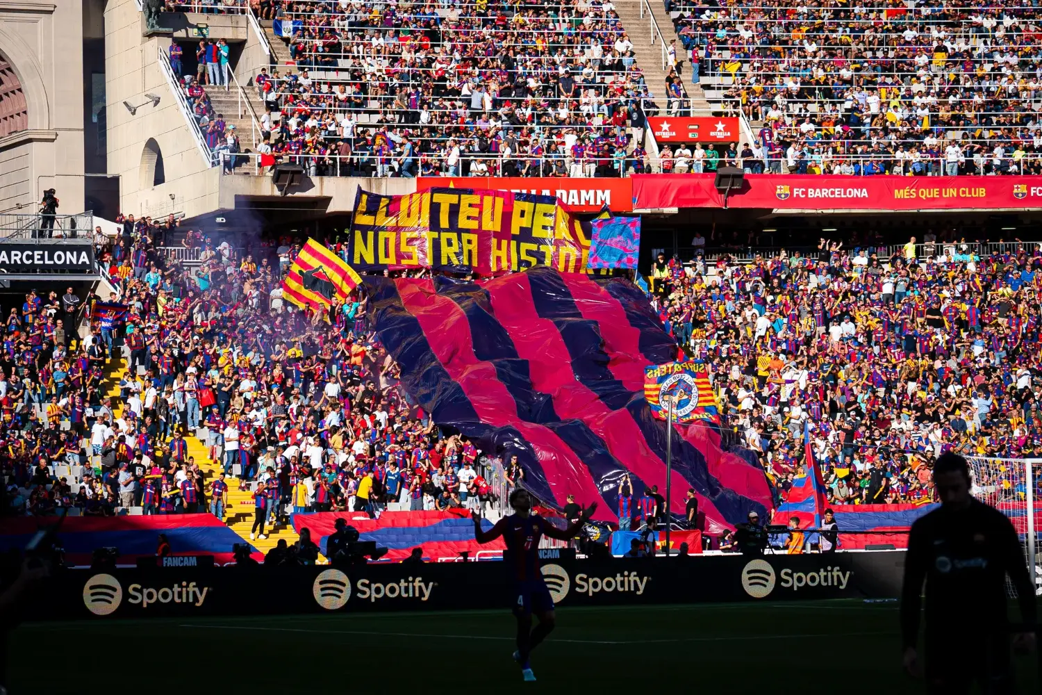 Klub ustupuje a vrací kotel na stadion